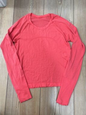 Lululemon long sleeve swiftly top